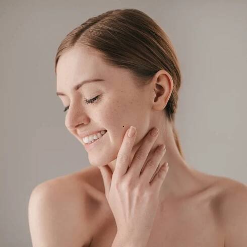 Best Ayurveda for Sensitive Skin Gentle Herbal Solutions for Skin Care