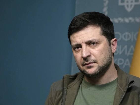 'I'm Not Hiding': Zelensky Leaves Bunker to Taunt Putin From Kyiv Office