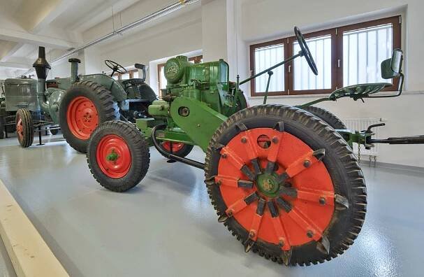 Traktory - Národní zemědělské muzeum, s. p. o.