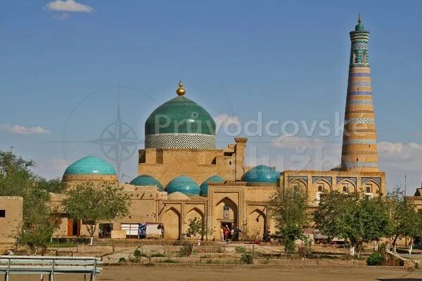 Minaret-Islama-Hodži-a-mauzoleum-Mahmuda-Pahlavana