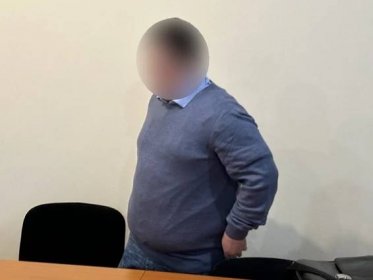 Učitel měl mít s jednou žačkou sex, jiné osahávat či po nich chtít intimní fotky