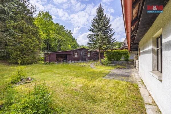 Prodej domu s garáží, 944 m², Machov