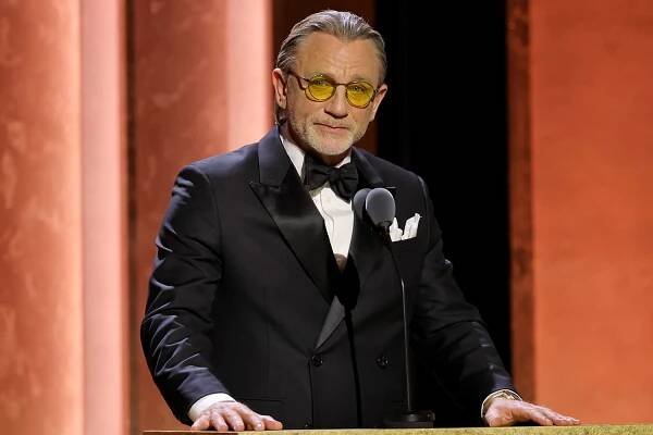  Daniel Craig speaks onstage during the 2024 Governors Awards