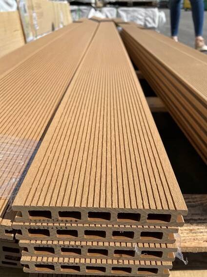 Terrassendielen WPC Premium Hohl "Eiche" 4m