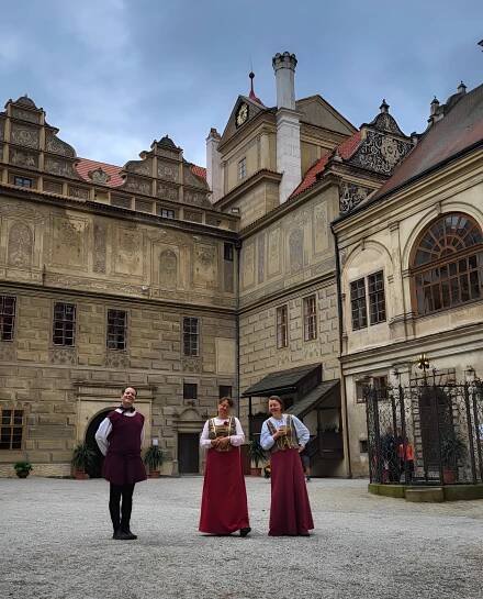 ZUŠ Pštrossova - fotogalerie 26.7.2023 Villanella v Horšovském Týně