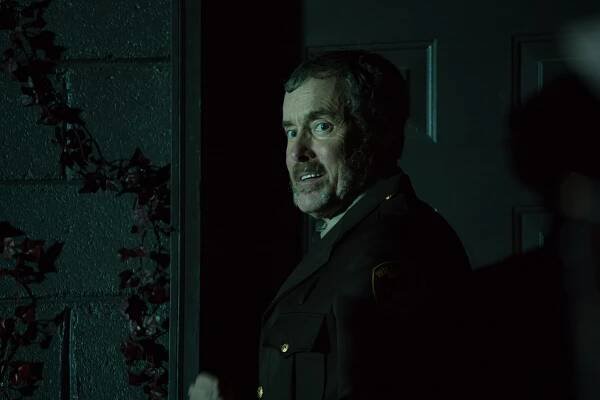 Stan Against Evil - A Hard Day's Night - Z filmu - John C. McGinley