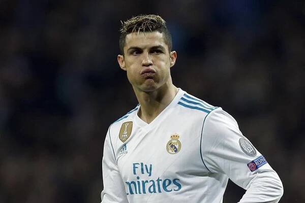 Zase příběh končící kolapsem. Říkáme si pořád totéž a stejně jsme biti, smutní PSG po prohře s Realem