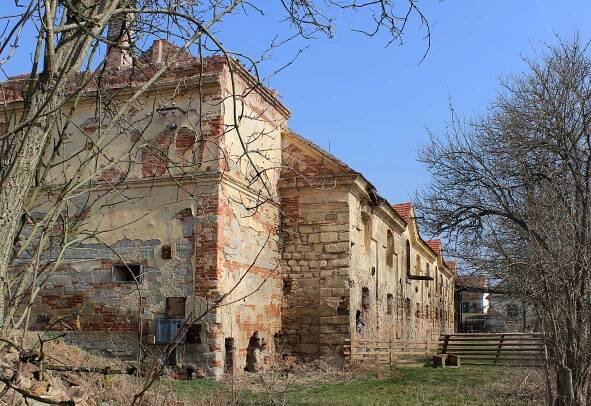 Ruiny velkostatku