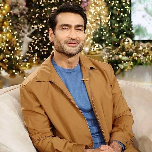  Kumail Nanjiani makes an appearance on The Jennifer Hudson Show