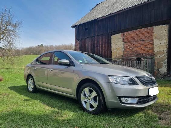 Bazar: prodej Škoda Octavia 3. generace, 1.6 TDI, ojeté, rok 2014, barva žlutá - Portál řidiče