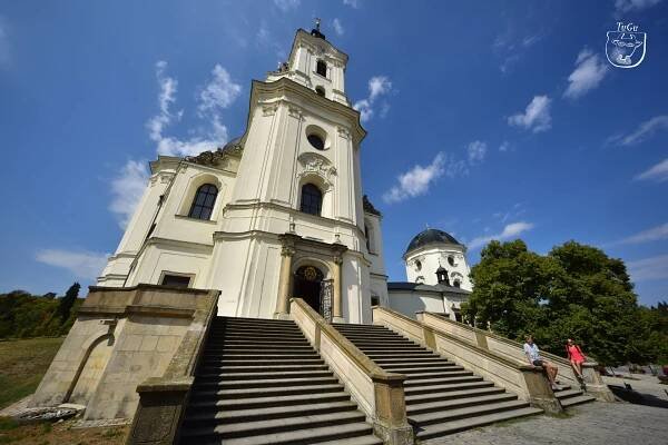 Jeskyně Výpustek, poutní kostel Křtiny a Rudické propadání – Turisticky gurman