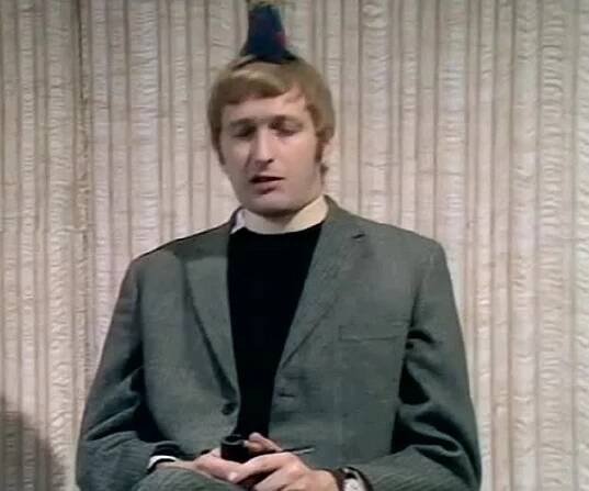 Graham Chapman Biography - Facts, Childhood, Family Life & Achievements