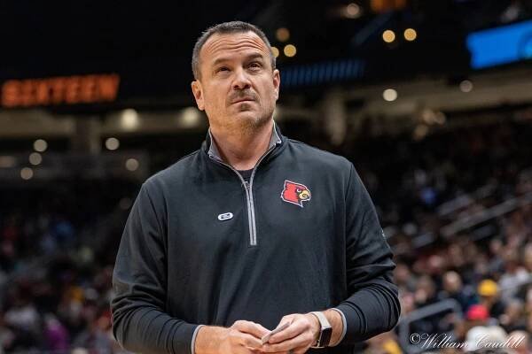 Jeff Walz Louisville vs. Ole Miss Sweet 16, 3-24-2023 Photo by William Caudill, TheCrunchZone.com