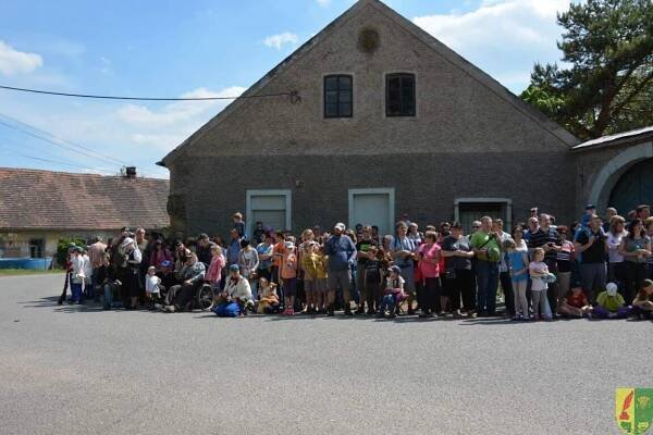2016-05-21 XXV. C.k. Manévry v Hněvčevsi. - Obec Hněvčeves