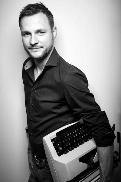 Hénik spisovatel
