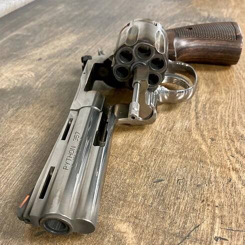 The Smith & Wesson L-Frame Story – RevolverGuy.Com