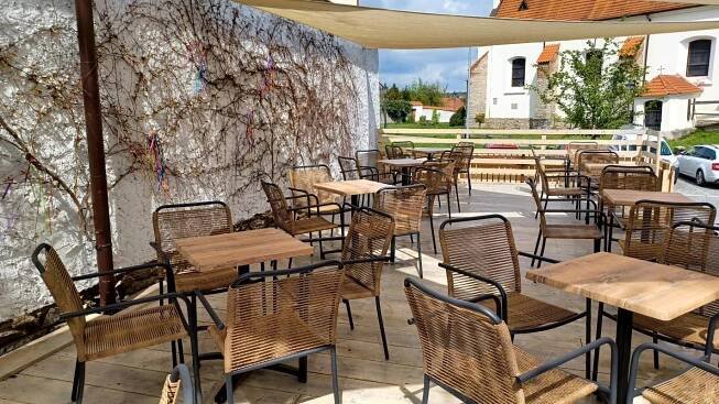 Kafíčko Vlašim terasa, nábytek pro restaurace | Ateliér Dako