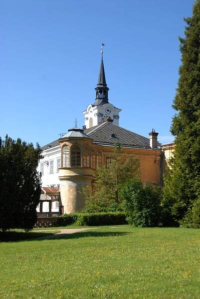 Víkend otevřených zahrad na zámku Lysice, | www.sermiri.cz