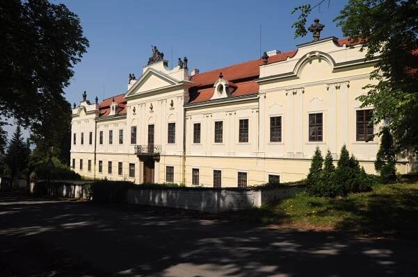 Peruc zámek, Oldřichův dub, Boženina studánka a Krásná vyhlídka 2