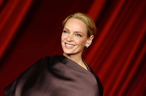 Uma Thurman slaví 55. Z divného dítěte s velkýma nohama vyrostla múza slavných režisérů