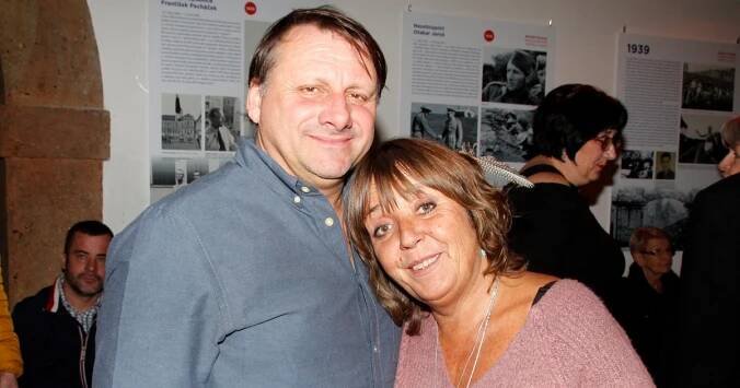 Pohledný syn Radka Holuba a Báry Hrzánové zdědil herecké vlohy. Úspěšnou kariéru si vybudoval bez protekce