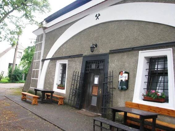 Starostka: Mládež se musí se zákazem diskoték smířit