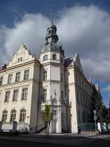 Fotogalerie • Gymnázium (Historisches Gebäude) • Mapy.com