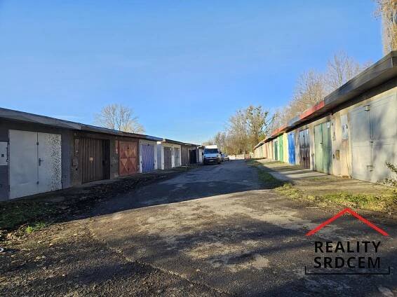 Pronájem garáže/20 m2 na ul. Na Vyhlídce, Karviná - Nové město