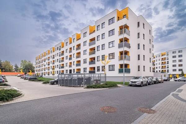 Byt Praha Uhříněves | Slánský makléř – Slánský makléř