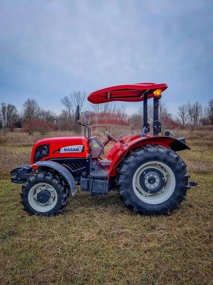 Kompaktný traktor BAŠAK 2055L - Agromechanika s.r.o.