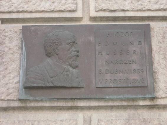 Před dvaceti lety byla na budově prostějovské radnice odhalena pamětní deska Edmundu Husserlovi - Hanácký Jeruzalém