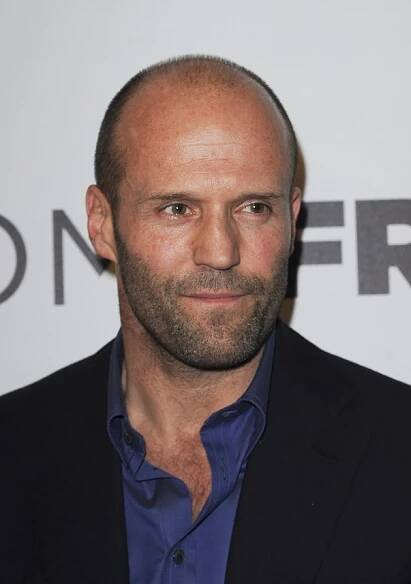 Jason Statham má po boku smyslnou modelku. Krásná Rosie prozradila, proč si ji akční herec ještě nevzal - galerie | Život