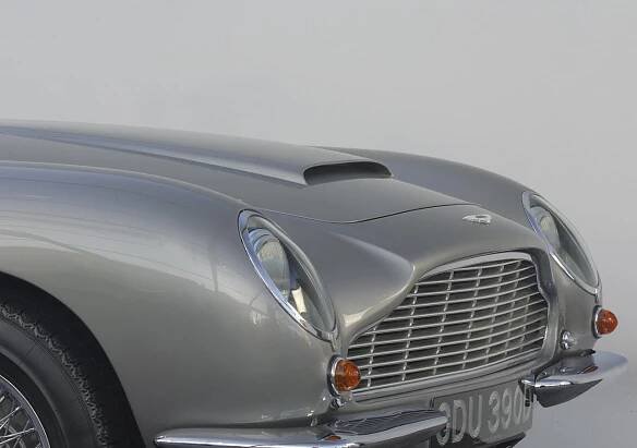 Fotogalerie: Aston Martin DB6 Volante SWB (1966) - TopDrive.cz
