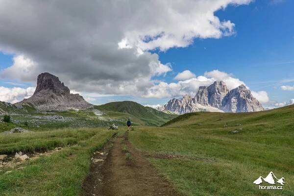 Okolo hřebenu Croda da Lago za krásami italských Dolomit | Horama