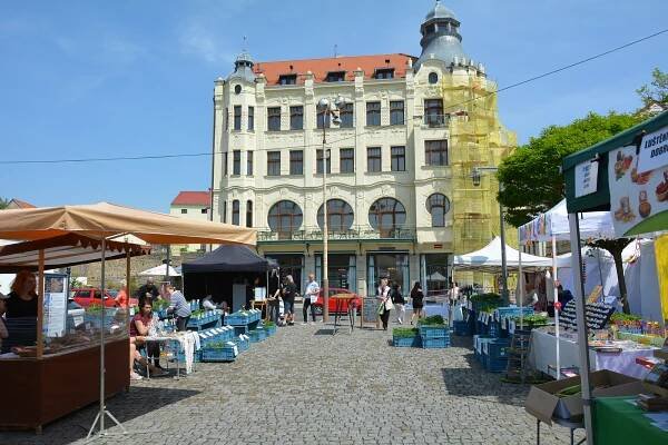 Centrum České Lípy mezi obchodními domy Banco a Andy patřilo v sobotu trhovcům