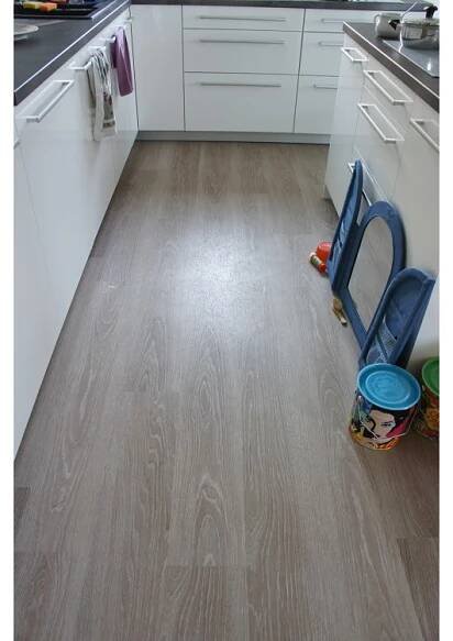 Vinylová podlaha Expona Domestic 5991 White Saw Cut Ash