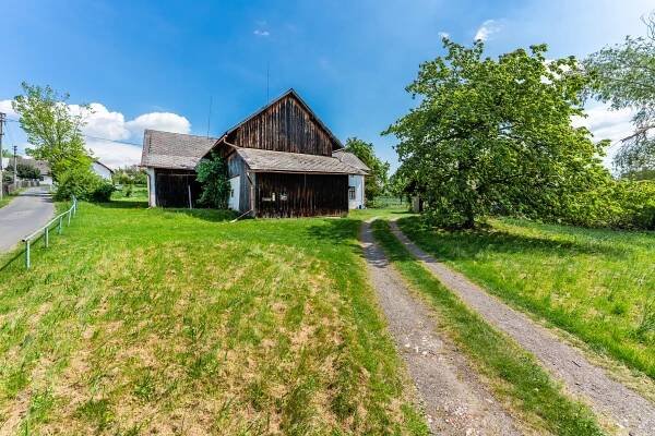 PRODÁNO – Zemědělská usedlost s obrovským pozemkem o ploše 3509m2, Turnov - Next Reality Exclusive