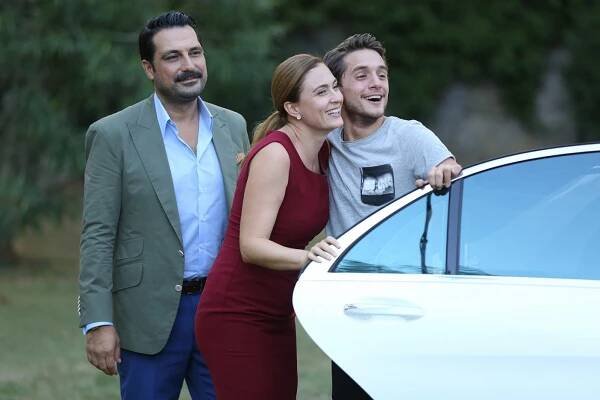 Babam ve Ailesi - Episode 3 (E03) (2016)