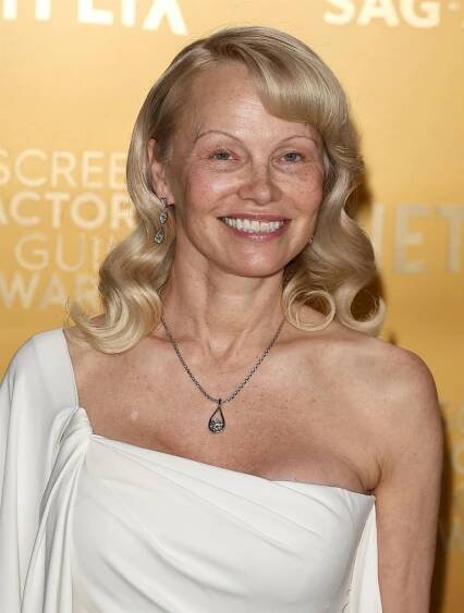 Calista Flockhart (60) na červeném koberci bez make-upu: Prý zoufale kopíruje Pamelu Anderson