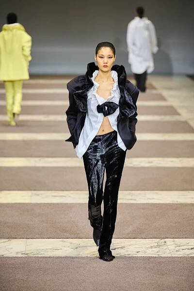 FASHIONVIEW - Show Viktor & Rolf. Haute Couture FW 22/23.