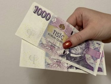 Žena uvěřila falešnému bankéři a do bitcoinmatu vložila 445 tisíc korun