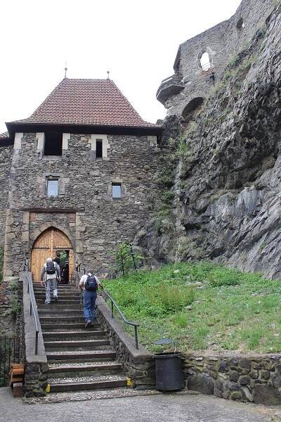 Z Ústí nad Labem přes hrad Střekov, Vaňovský vodopád zpět na vyhlídku Větruši