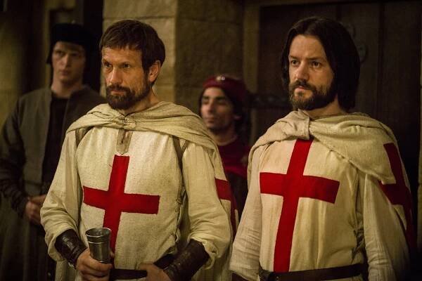 Soumrak templářů - The Black Wolf and the White Wolf - Z filmu - Simon Merrells, Pádraic Delaney