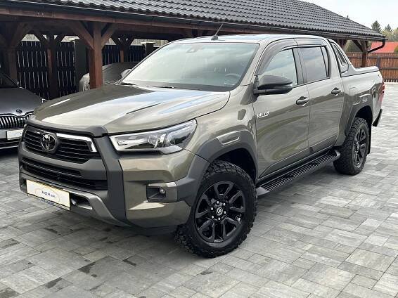 Toyota Hilux 150kw roleta, tažné, JBL