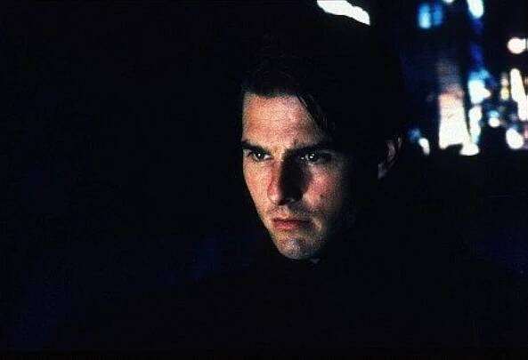 "EYES WIDE SHUT" TOM CRUISE