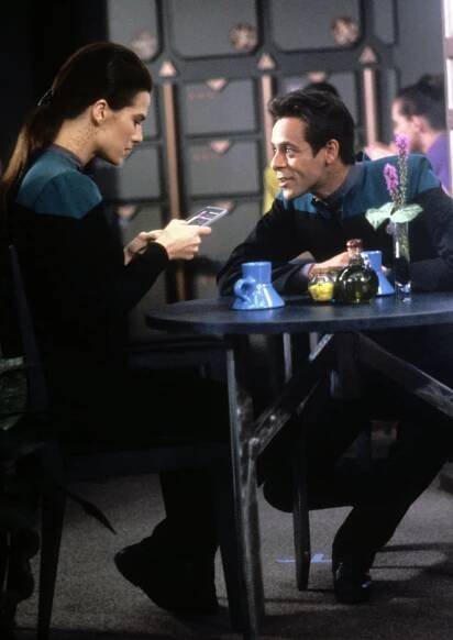 Star Trek: Hluboký vesmír devět - Pasažér - Z filmu - Terry Farrell, Alexander Siddig