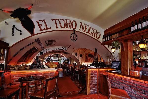 Restaurace El Toro Negro: Restaurace El Toro Negro na Staroměstském náměstí v Praze