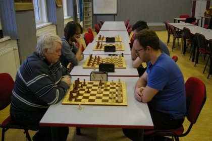 Šachisté trénovali na šampionát i simultánku - TICHÉ ZPRÁVY