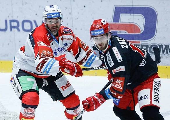 Hokejová extraliga: HC Dynamo Pardubice - HC Oceláři Třinec.