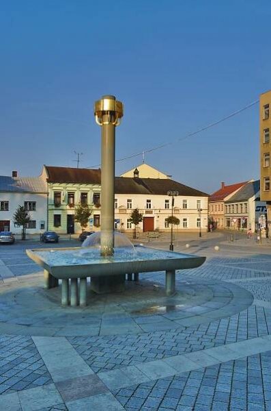 Soubor:Kašna, náměstí T.G.Masaryka, Přerov.jpg – Wikipedie